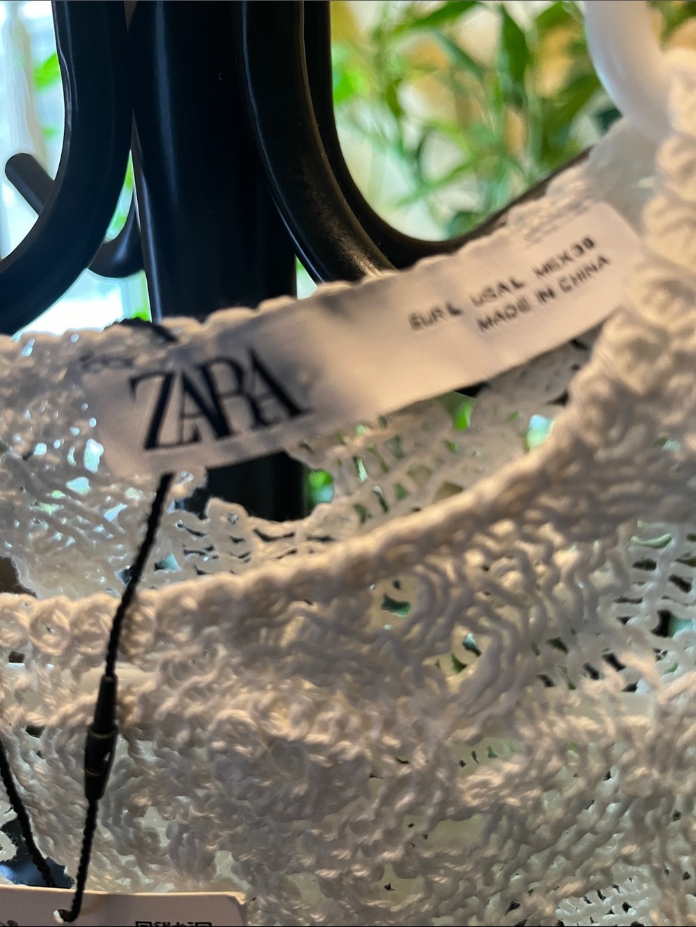 Zara White Lace Maxi Dress with Embroidered Bodice - Picture 2 of 9